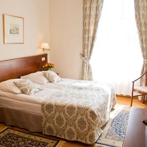 Pokój z łóżkiem king-size